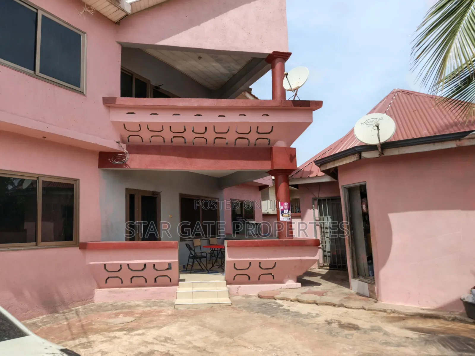 8bdrm House in Kronum Bonsie, Kumasi Metropolitan for sale