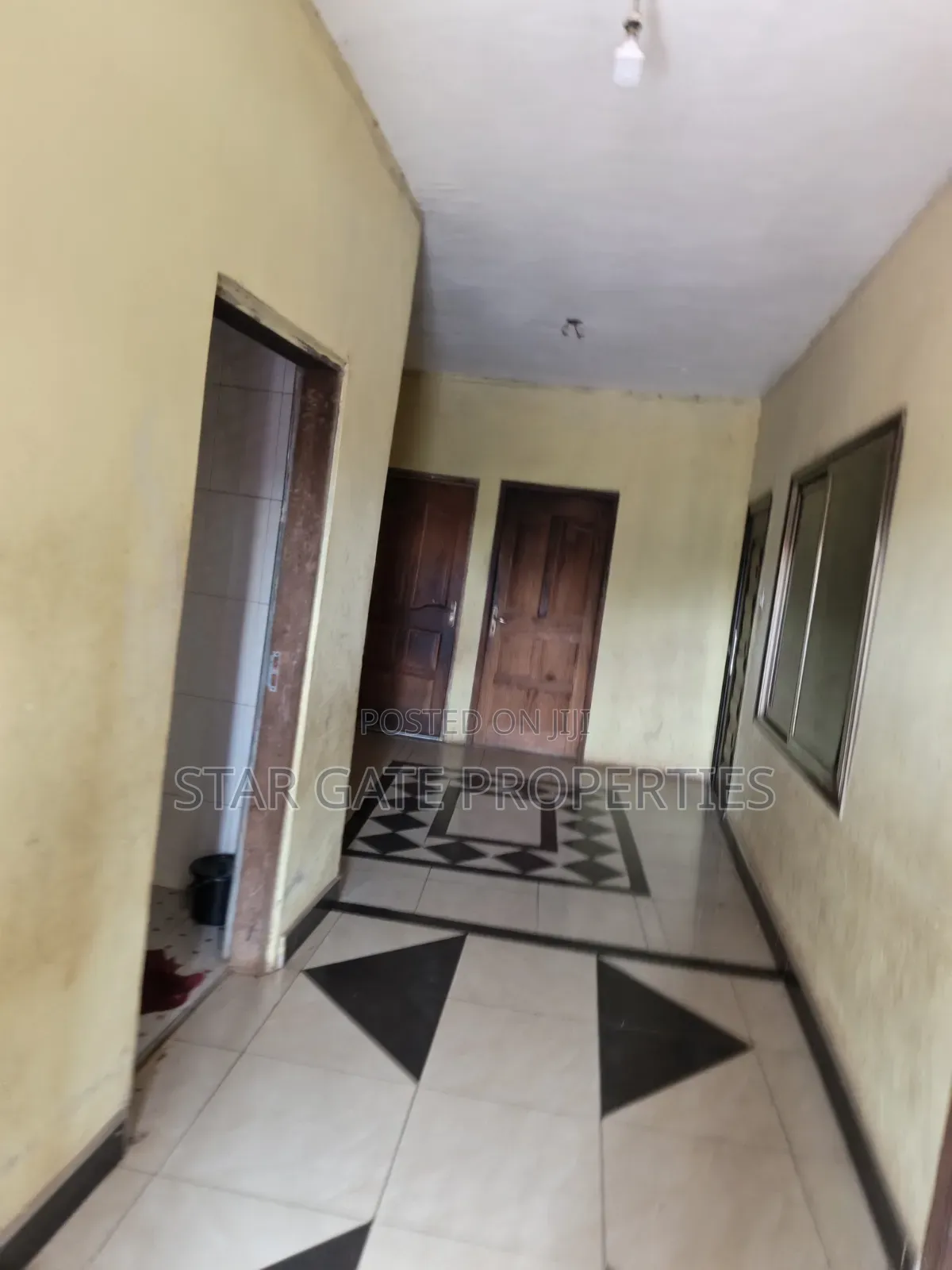 8bdrm House in Kronum Bonsie, Kumasi Metropolitan for sale