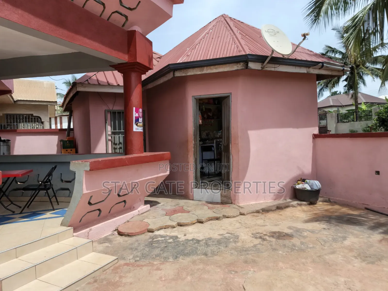 8bdrm House in Kronum Bonsie, Kumasi Metropolitan for sale