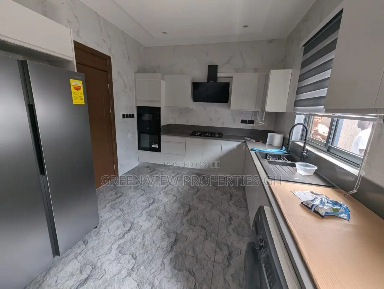 3bdrm Duplex in Airport Residential Area for rent