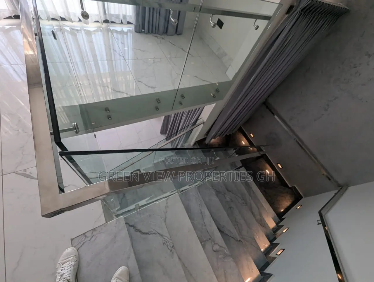 3bdrm Duplex in Airport Residential Area for rent