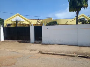 4bdrm House in Osofo Dadzie Area, Exhibition for sale