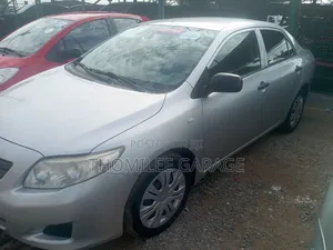 Toyota Corolla Base 4dr Sedan (1.8L 4cyl 5M) 2009 Silver