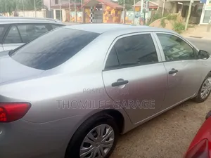 Toyota Corolla Base 4dr Sedan (1.8L 4cyl 5M) 2009 Silver