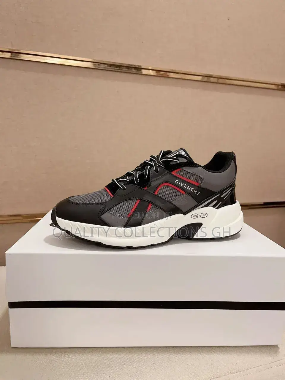 Classic Givenchy Sneaker