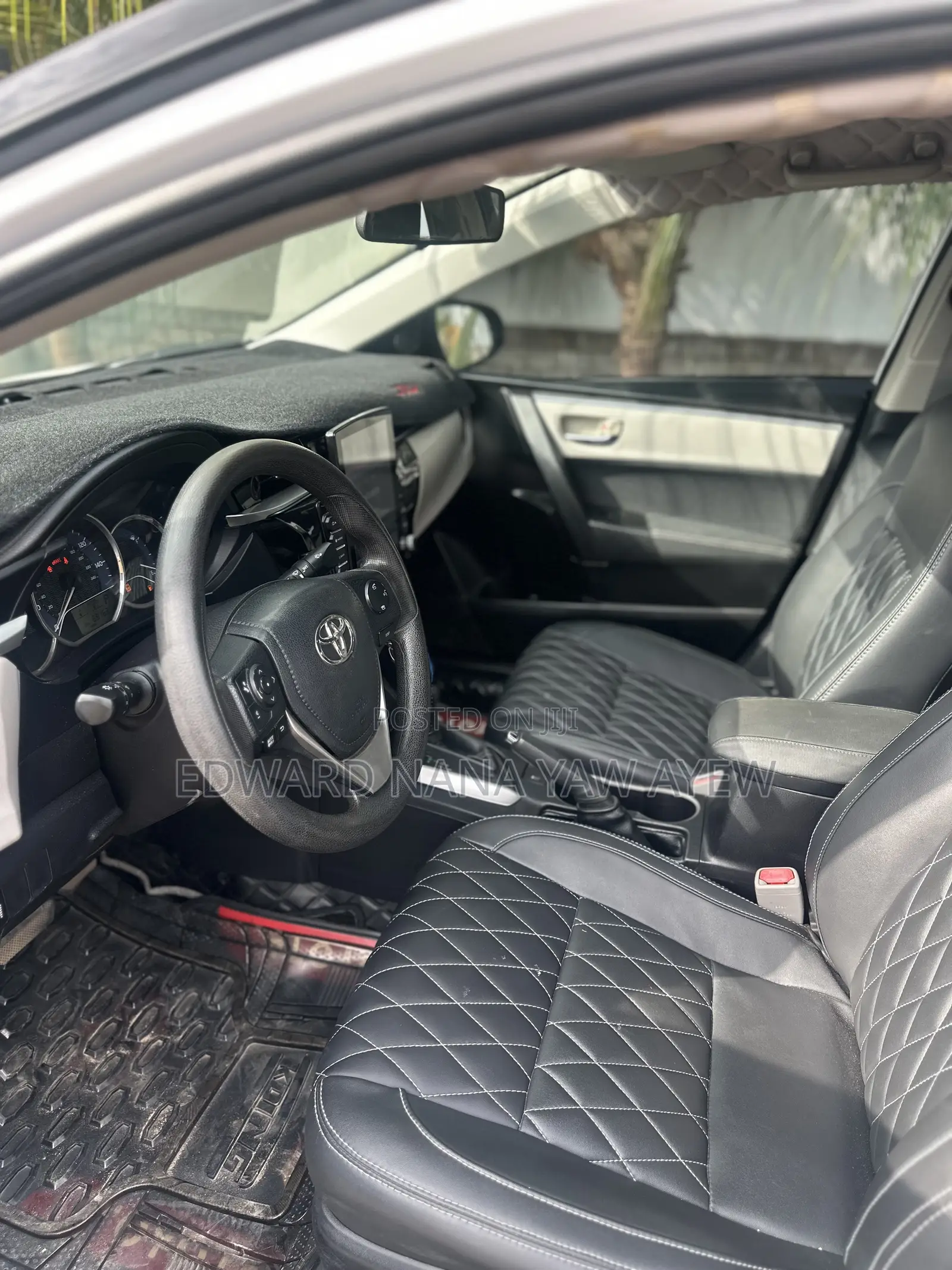 Toyota Corolla LE 4dr Sedan (1.8L 4cyl CVT) 2015 White
