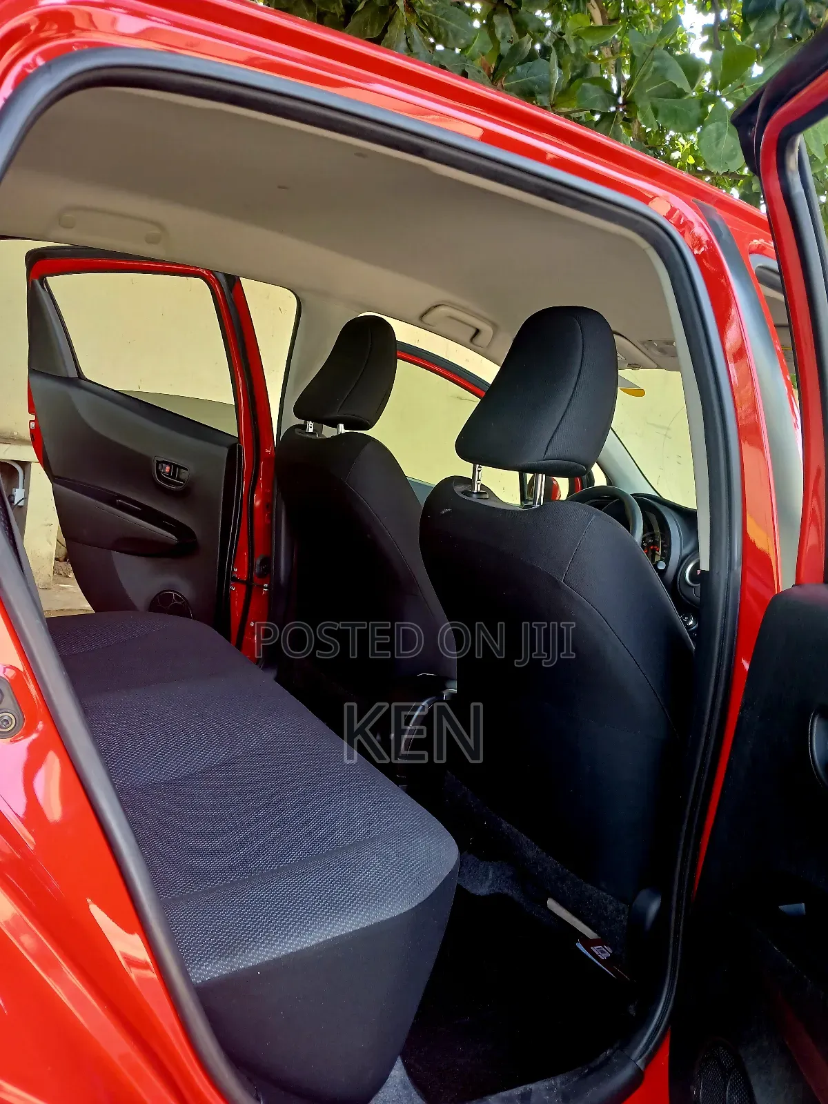 Toyota Vitz 1.3 FWD 5dr 2013 Red