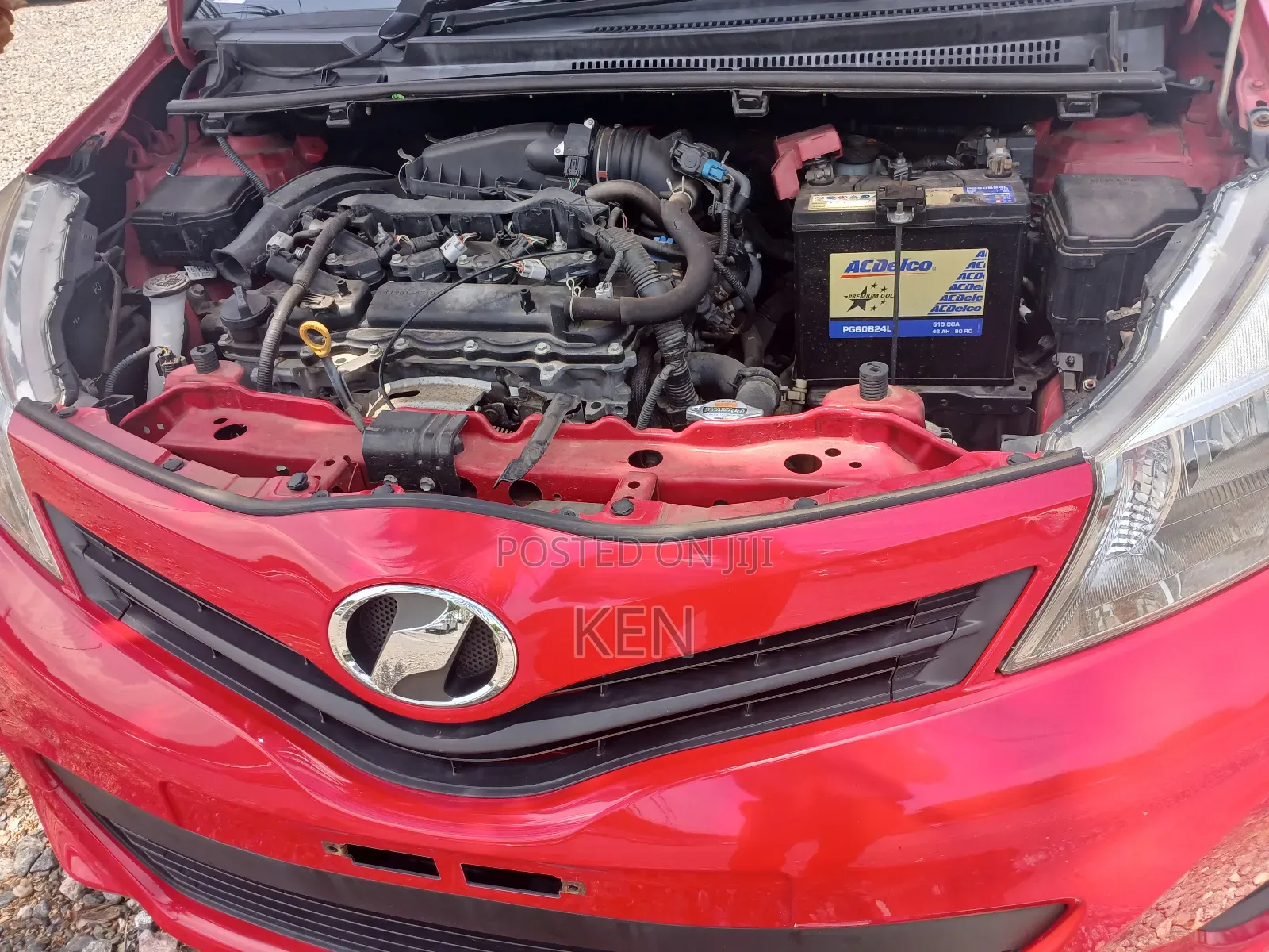 Toyota Vitz 1.3 FWD 5dr 2013 Red