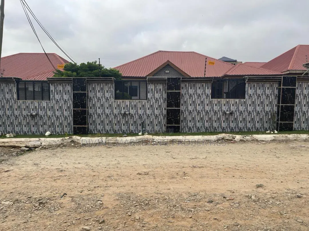 4bdrm House in Acp Franco Estates, Pokuase for sale