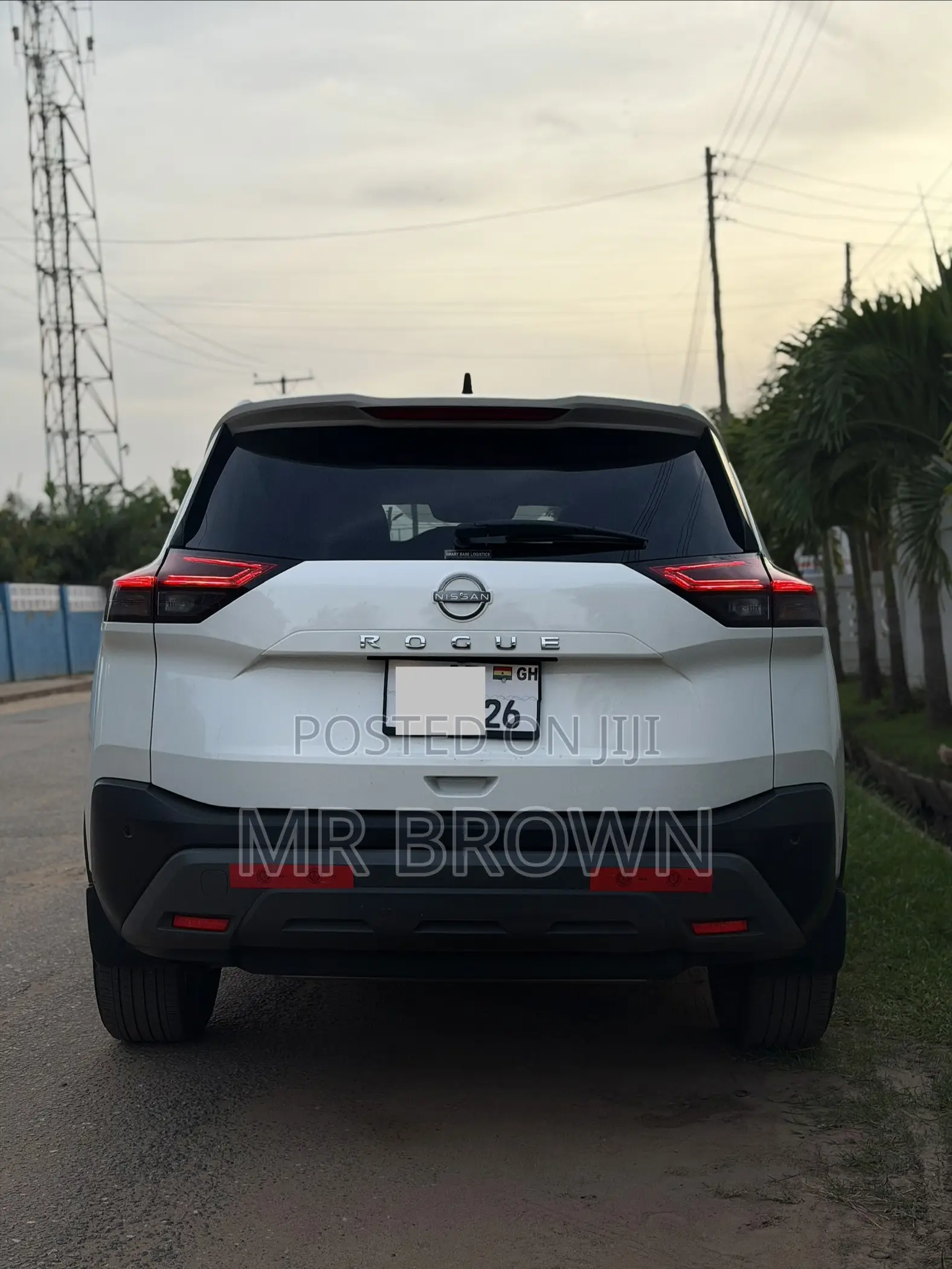 Nissan Rogue SV 2023 White