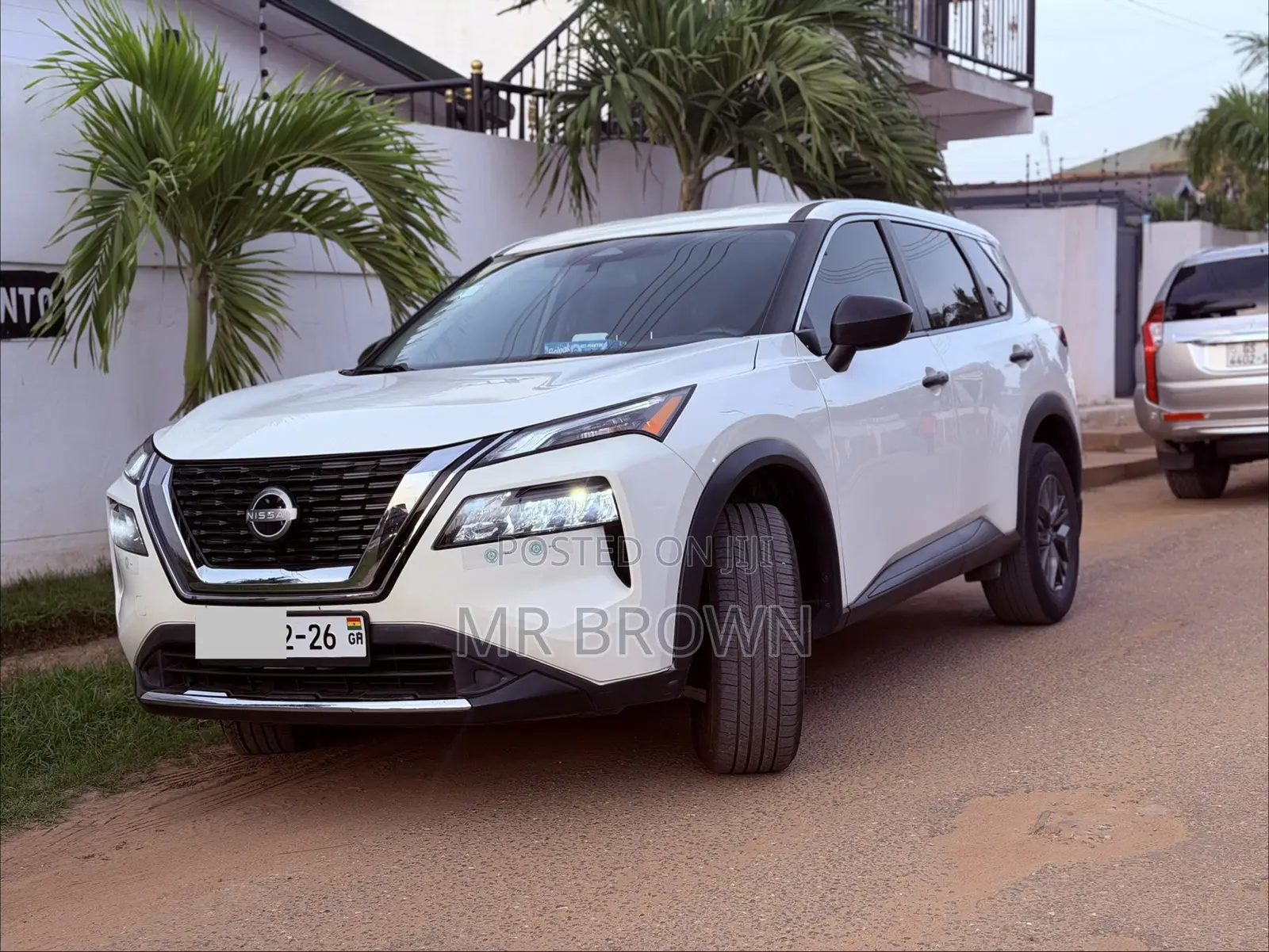 Nissan Rogue SV 2023 White