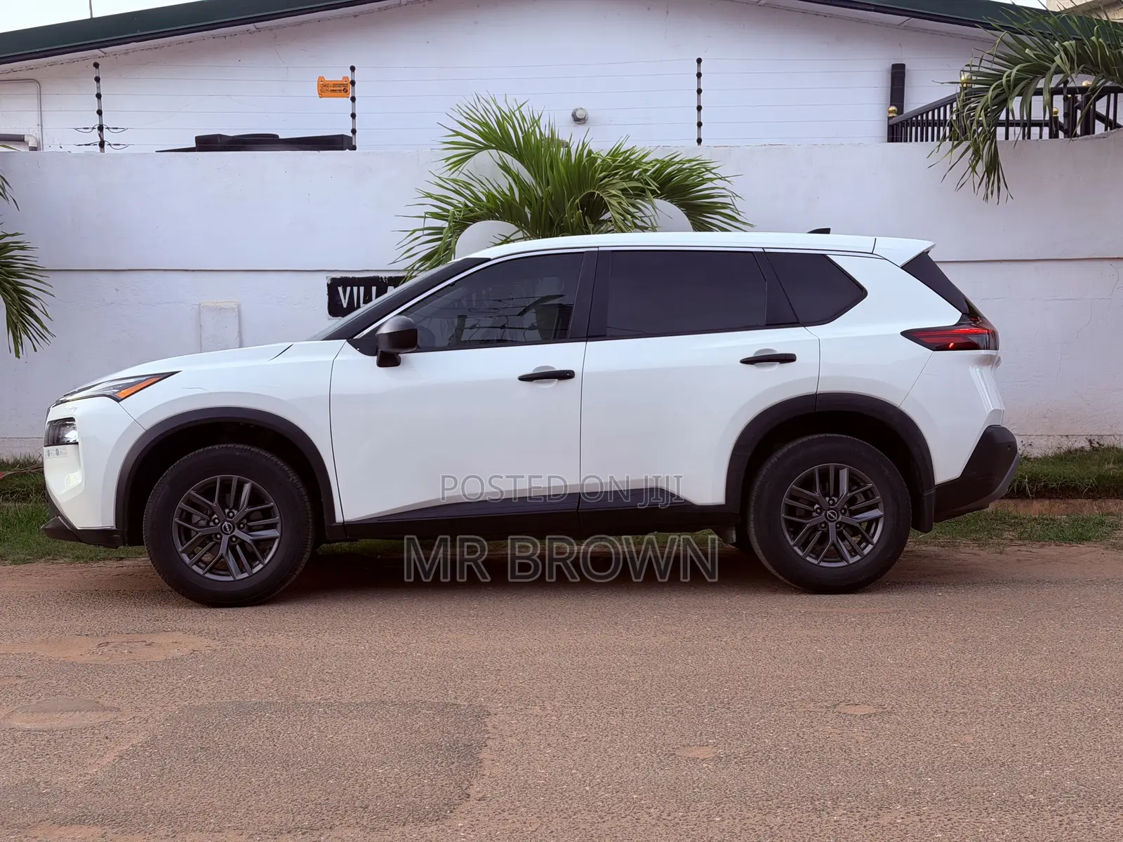Nissan Rogue SV 2023 White