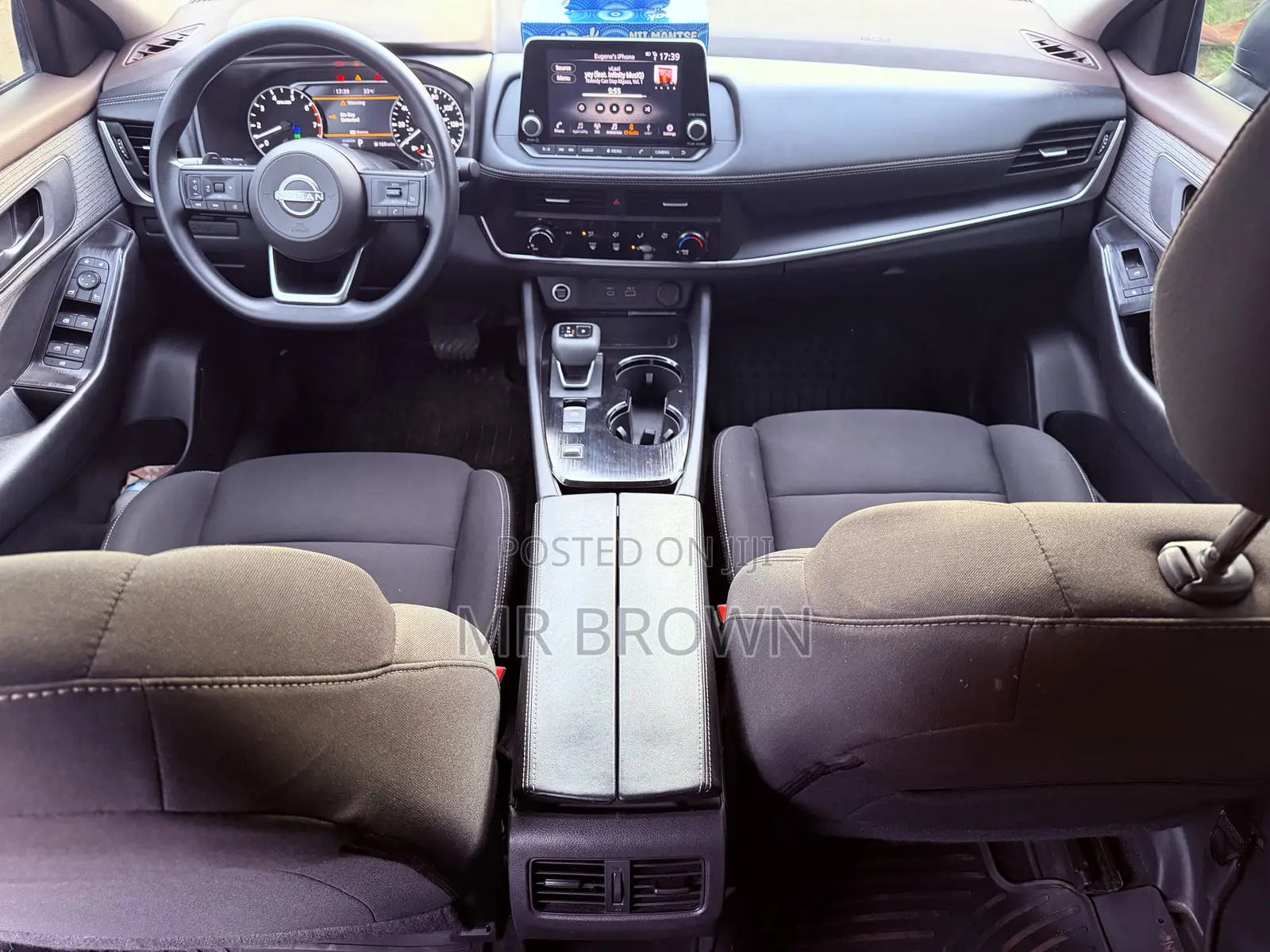 Nissan Rogue SV 2023 White