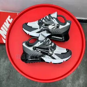 Solid Nike Flywire Sneakers
