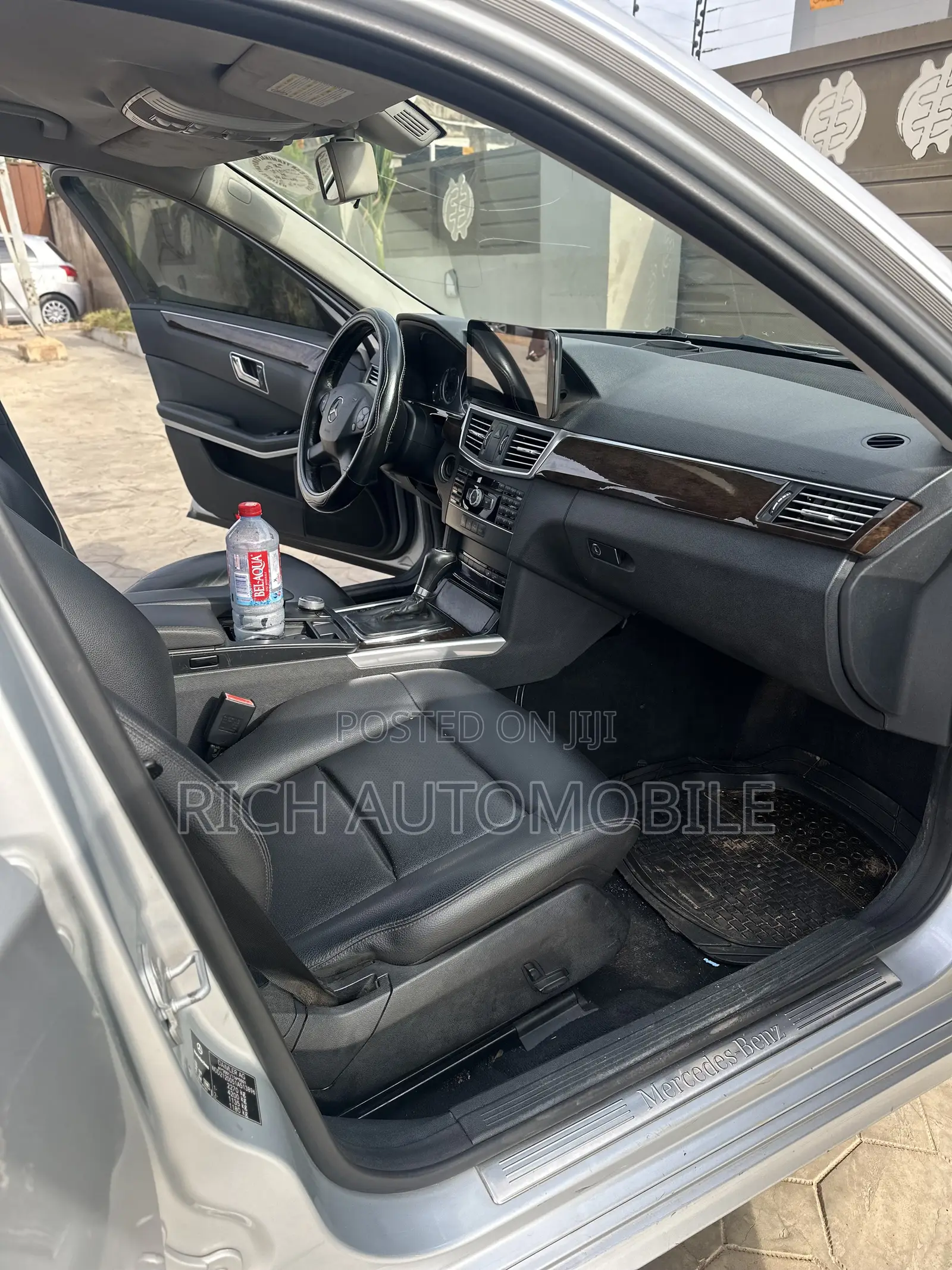 Mercedes-Benz E200 2011 Silver