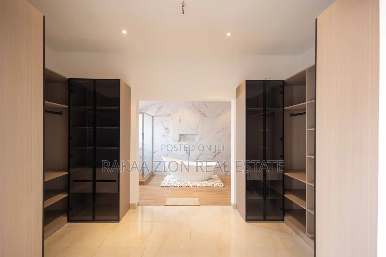 5bdrm Townhouse/Terrace in Rakaa Zion, Ability for sale