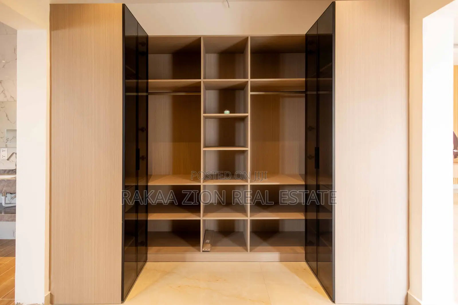 5bdrm Townhouse/Terrace in Rakaa Zion, Ability for sale