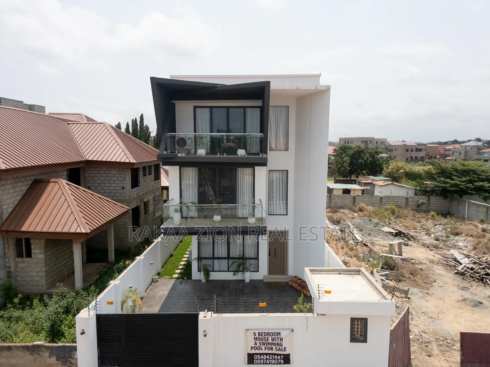 5bdrm Townhouse/Terrace in Rakaa Zion, Ability for sale