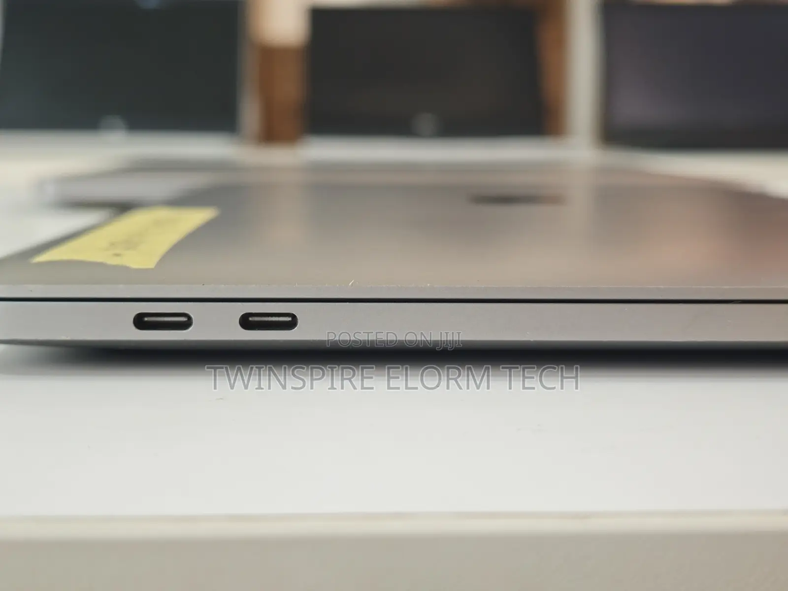 Laptop Apple MacBook Pro 2020 M1 16GB Apple M1 SSD 256GB