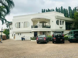Furnished 5bdrm House in Roman Ridge Estate, Shopping Arcade Area