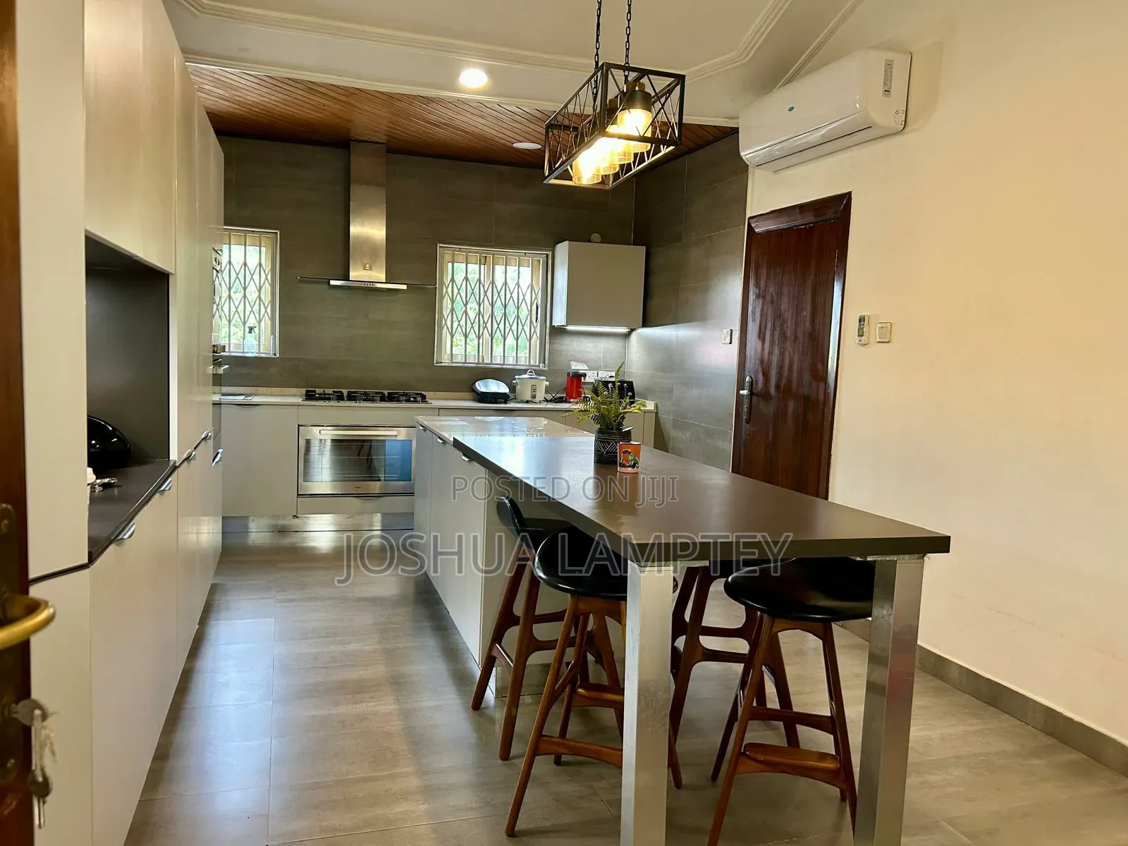 Furnished 5bdrm House in Roman Ridge Estate, Shopping Arcade Area