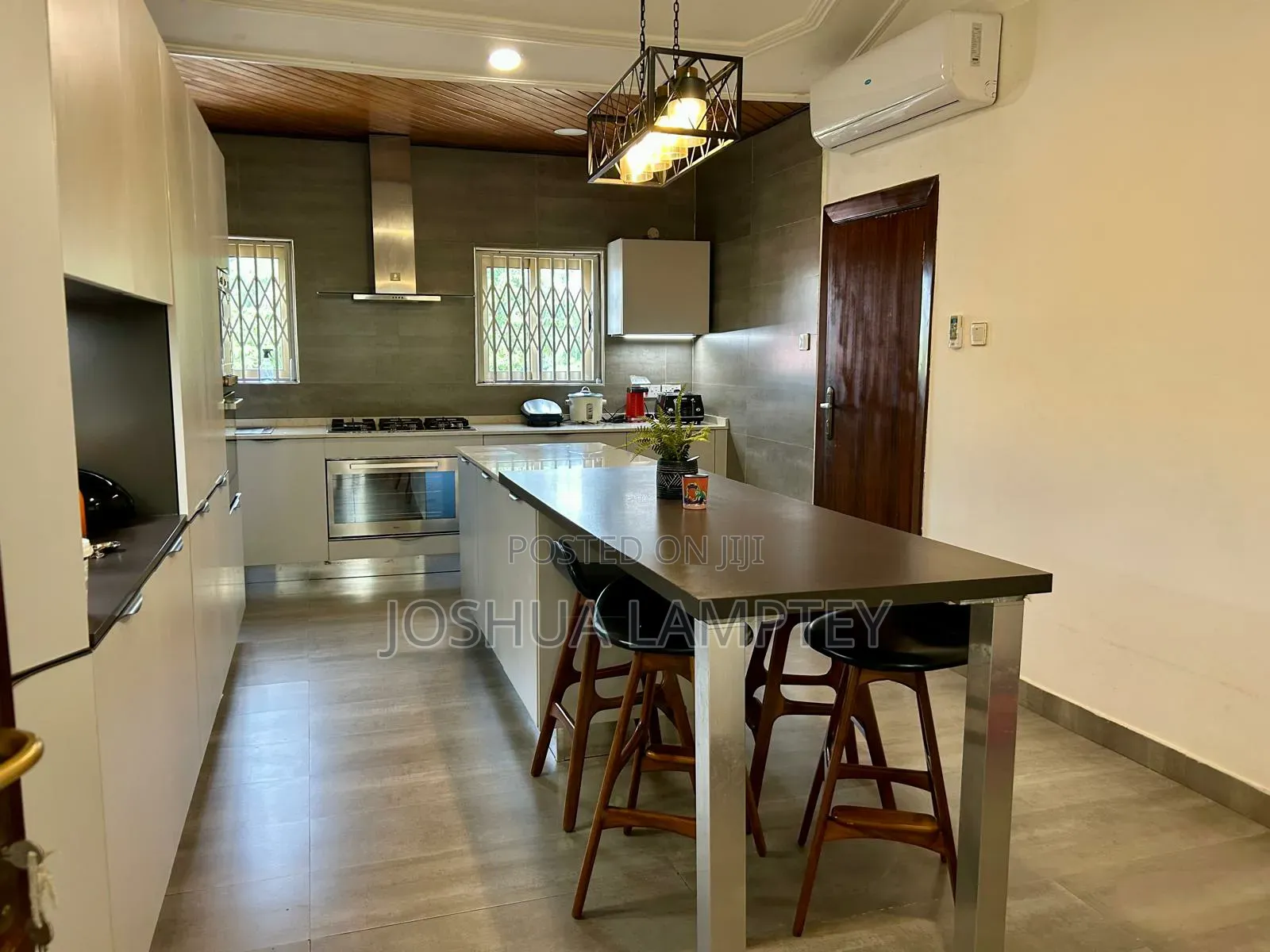 Furnished 5bdrm House in Roman Ridge Estate, Shopping Arcade Area