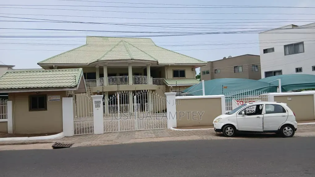 Furnished 5bdrm House in Roman Ridge Estate, Shopping Arcade Area