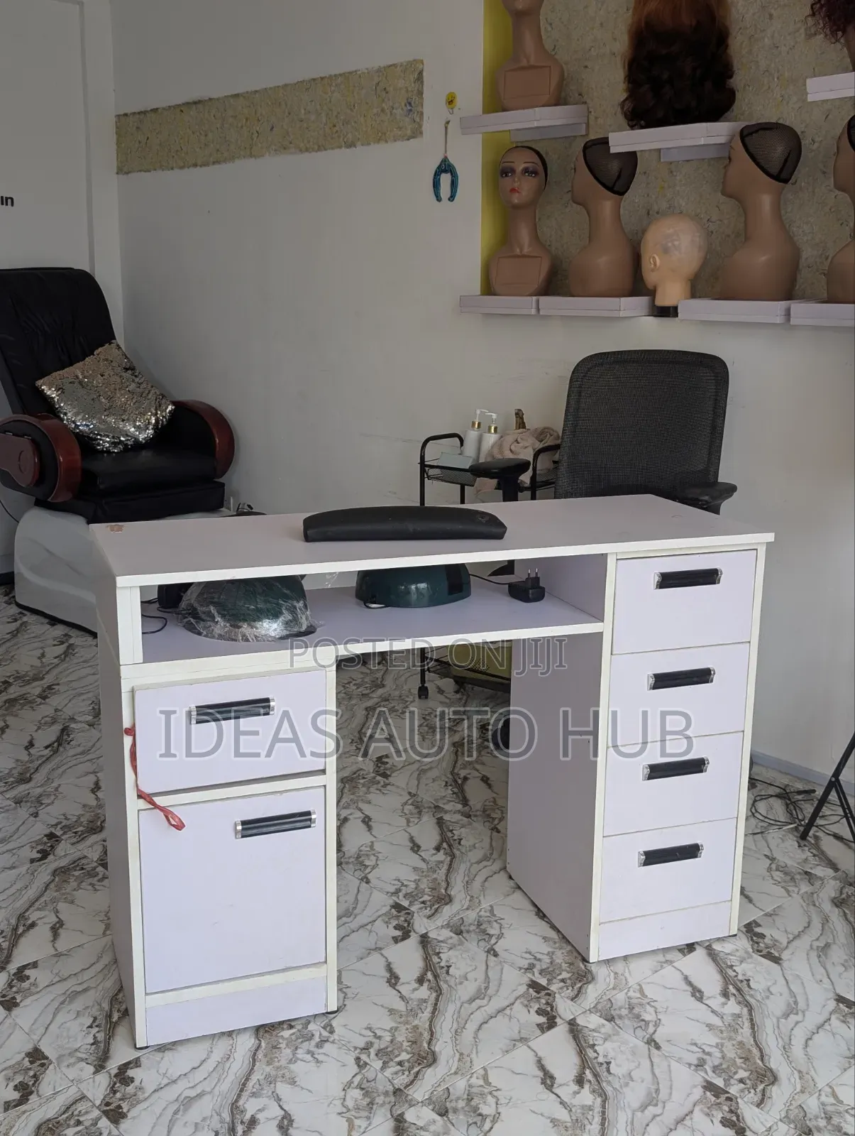 Manicure Nail Table, Salon Table