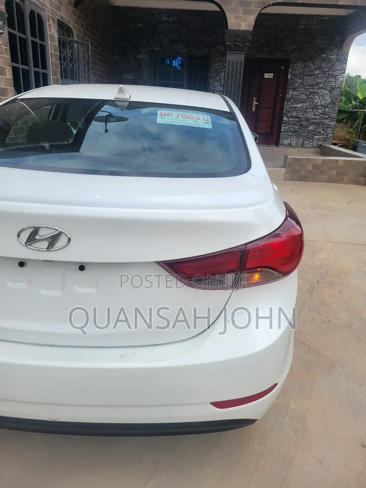Hyundai Elantra Limited Sedan FWD (1.8L 4cyl 6A) 2016 White