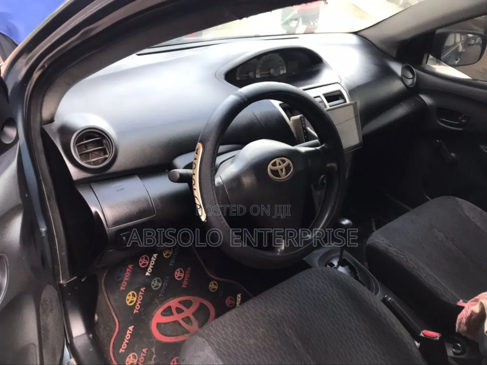 Toyota Yaris Base Sedan 4dr 2010 Blue