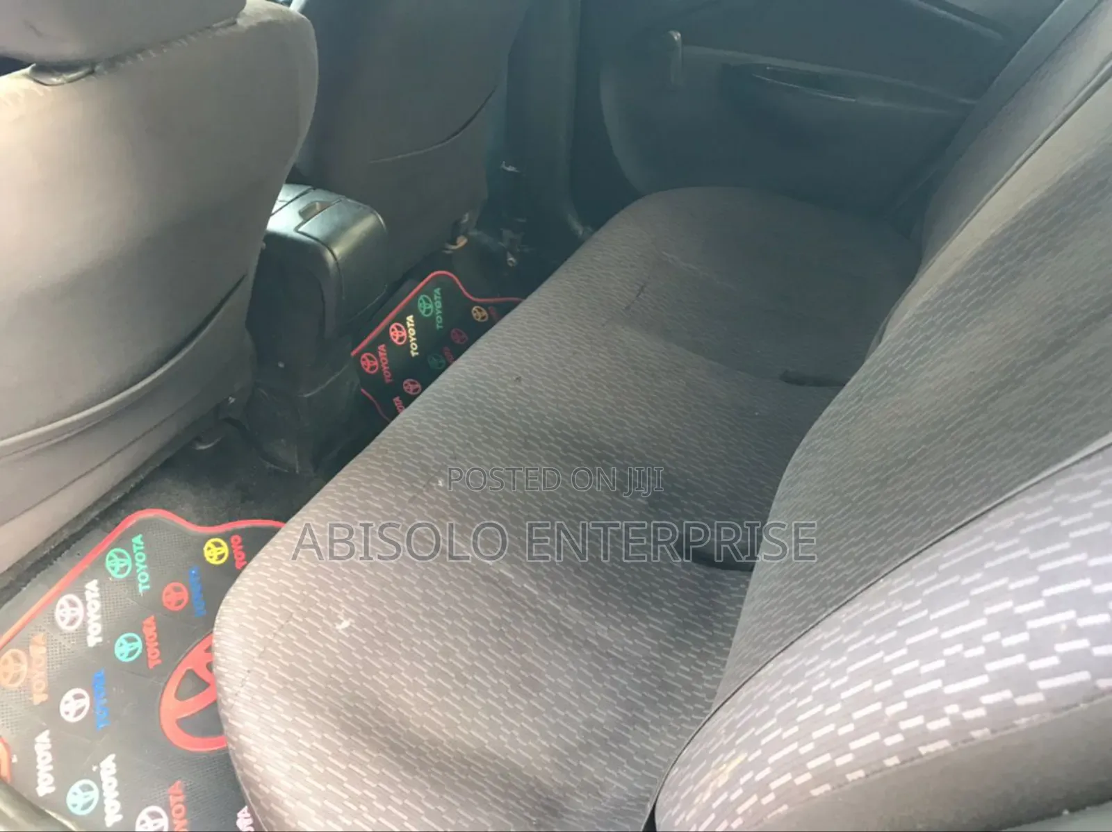 Toyota Yaris Base Sedan 4dr 2010 Blue