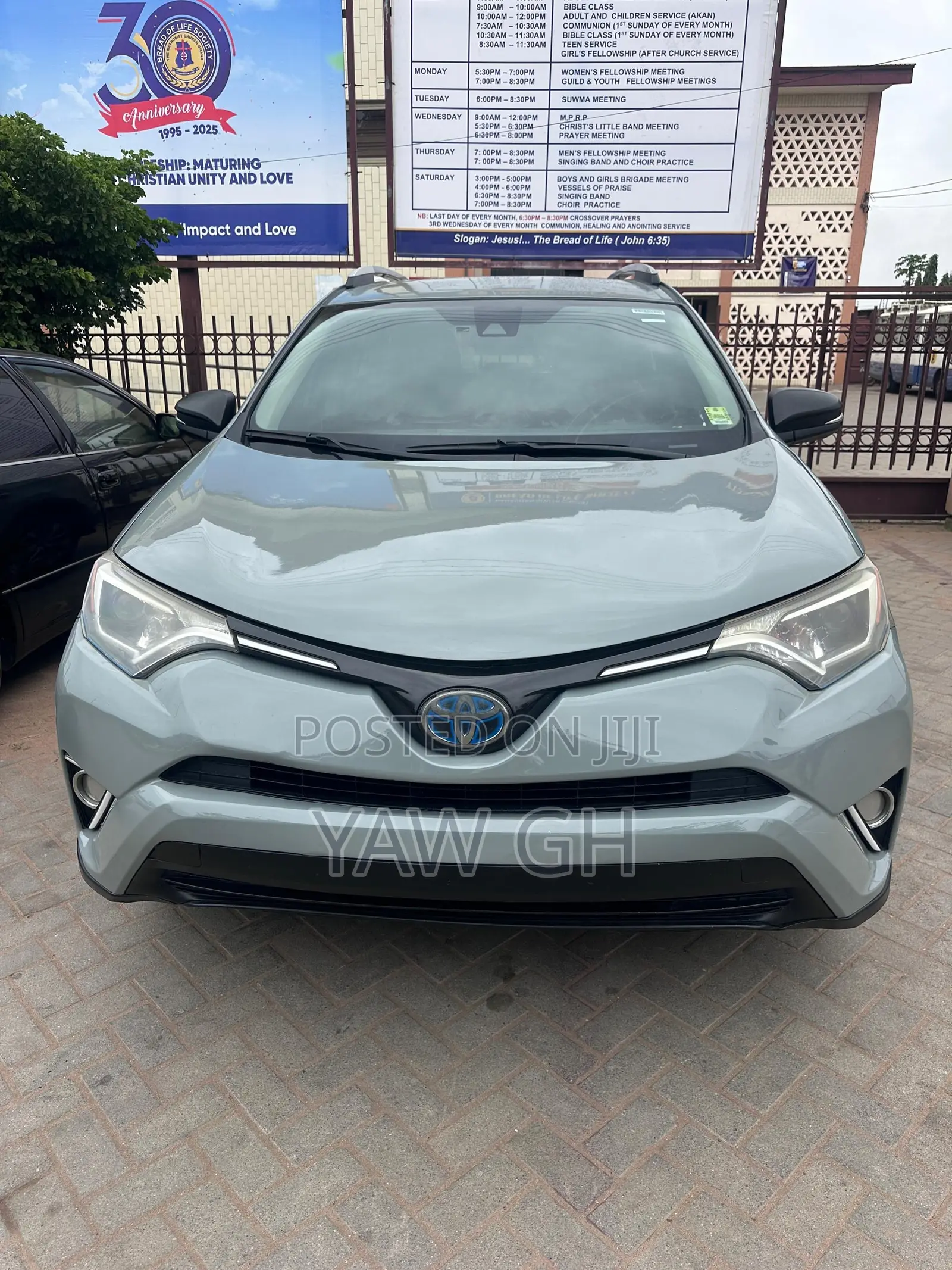 Toyota RAV4 LE 4dr SUV AWD (2.5L 4cyl 6A) 2018 Gray