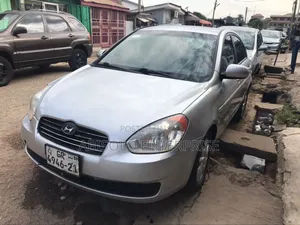Hyundai Accent 2010 Silver