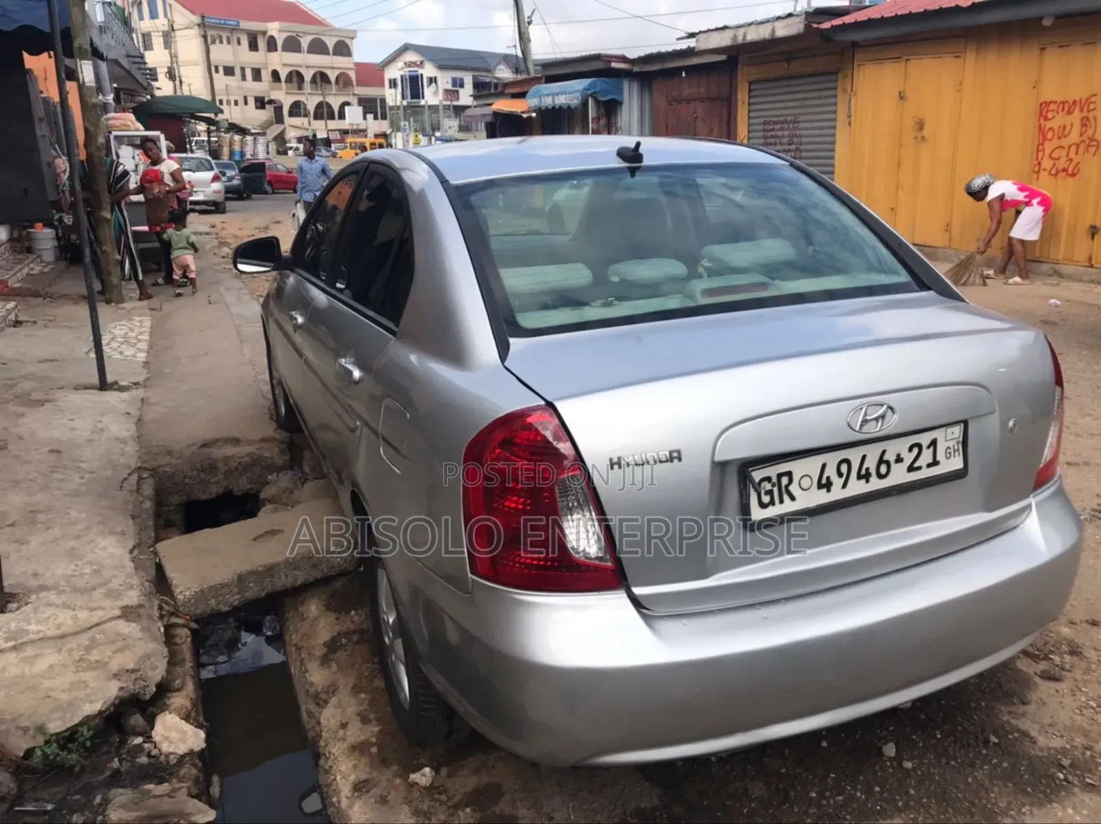 Hyundai Accent 2010 Silver