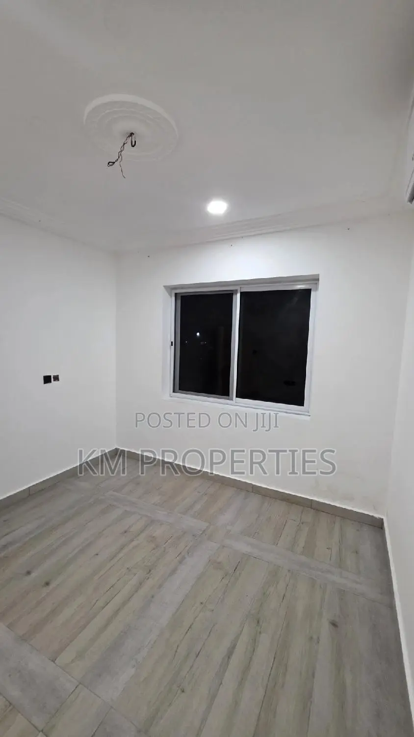 1bdrm Apartment in The Mall for rent