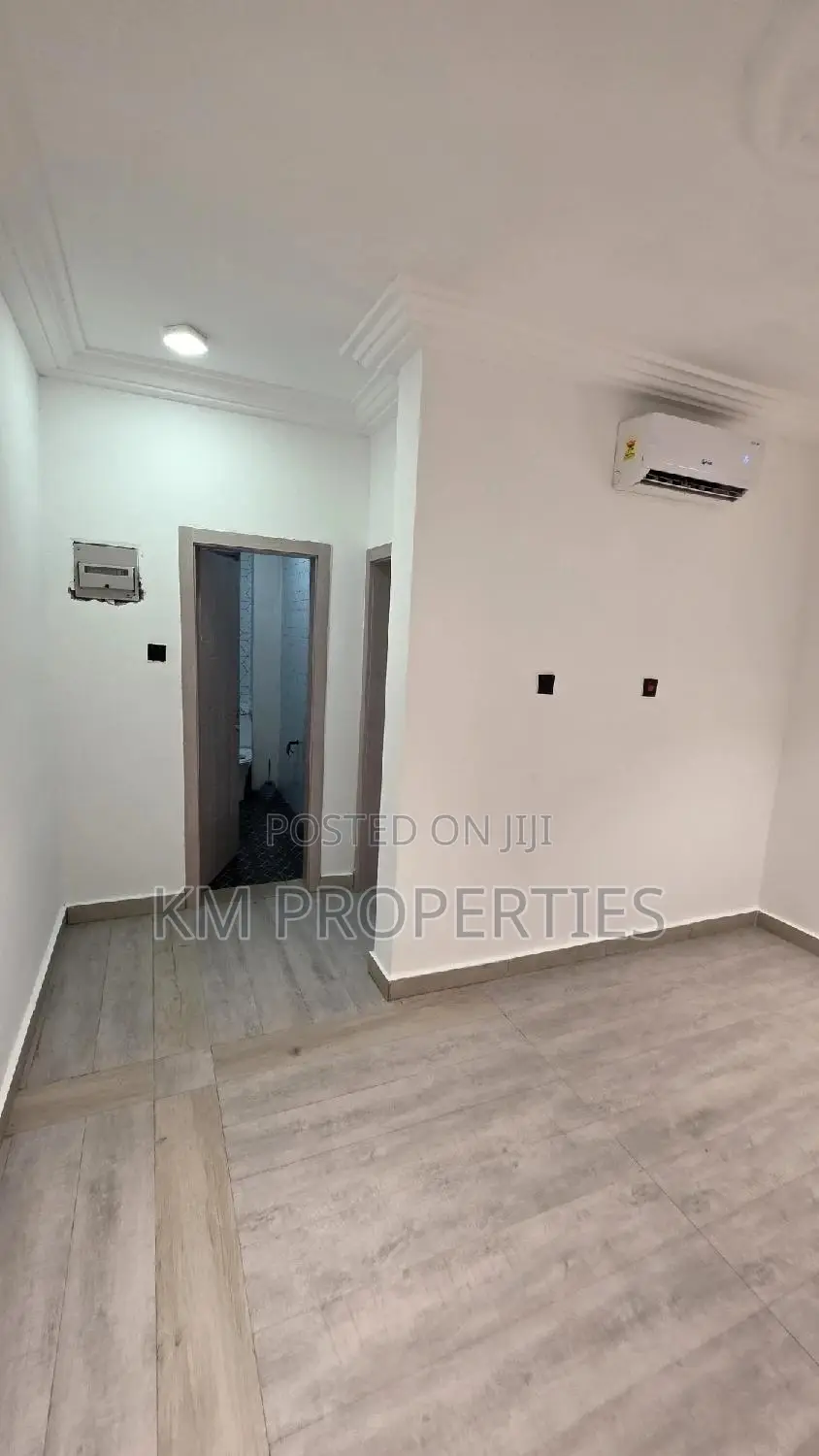 1bdrm Apartment in The Mall for rent