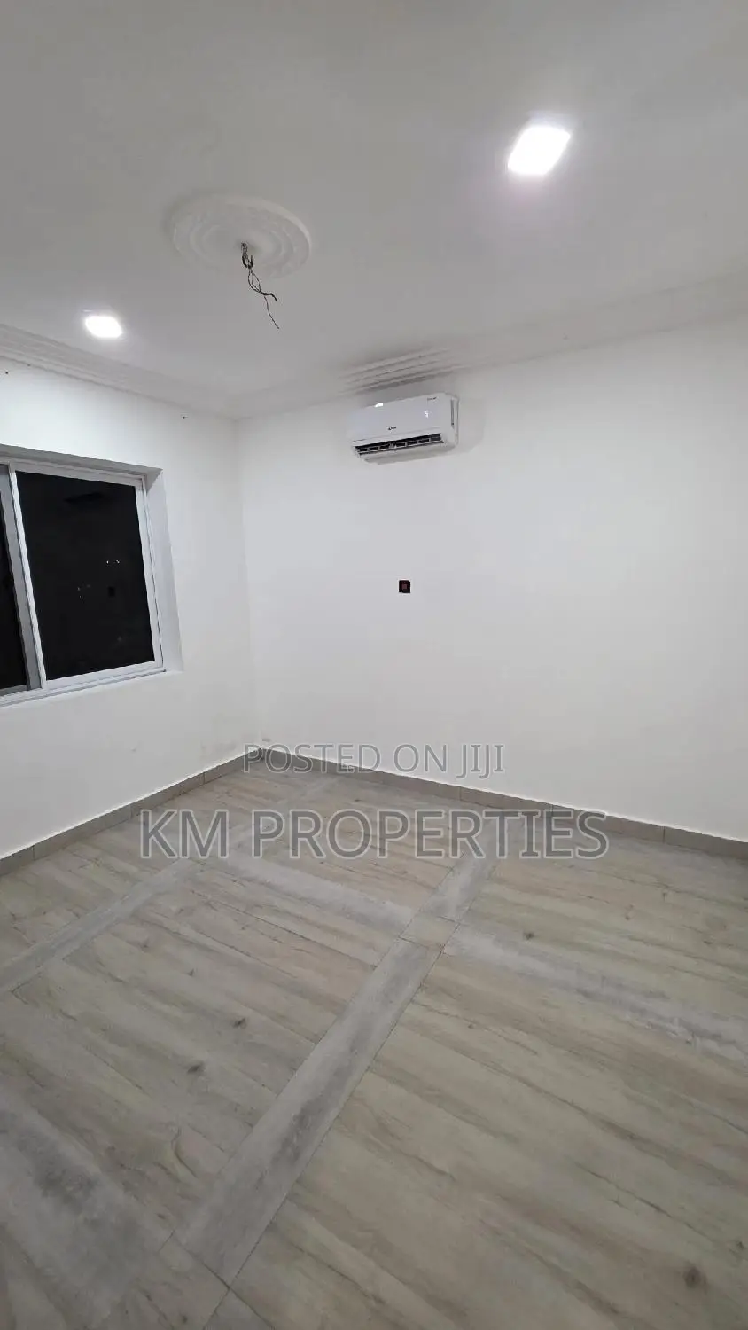 1bdrm Apartment in The Mall for rent