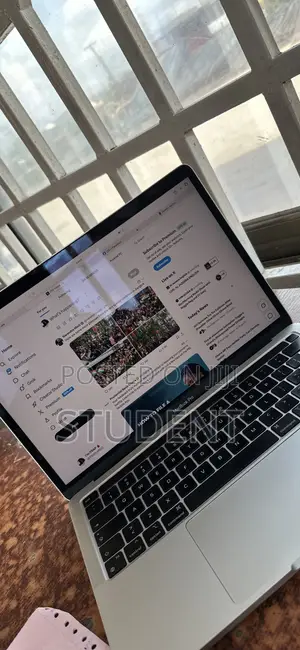 New Laptop Apple MacBook Pro 2020 8GB Apple M1 Pro SSD 256GB