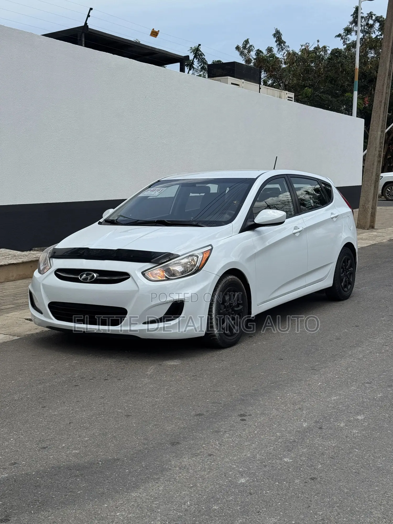 Hyundai Accent SE Hatchback 2017 White