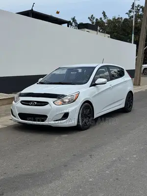 Hyundai Accent SE Hatchback 2017 White