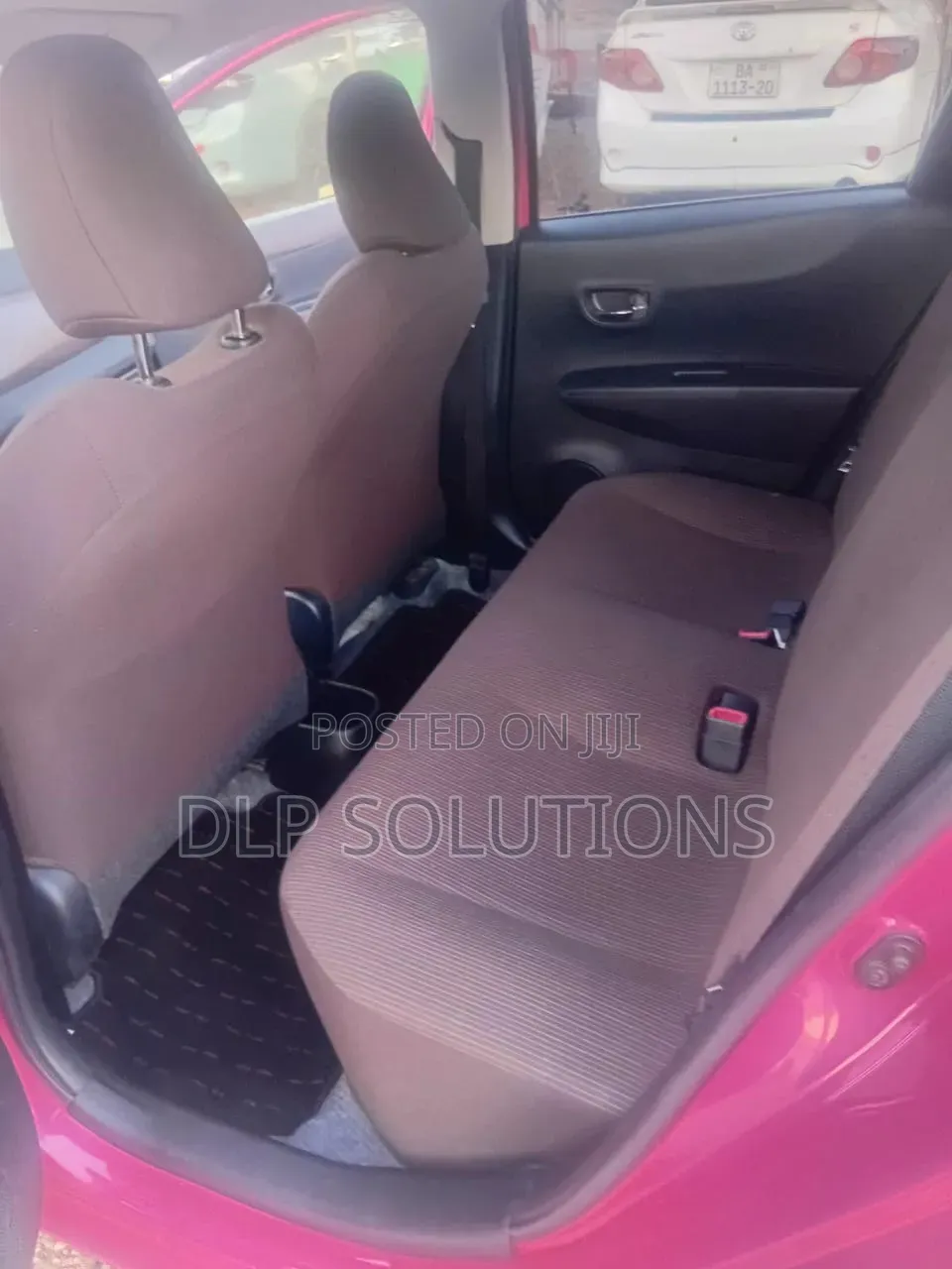 Toyota Vitz 1.0 FWD 5dr 2012 Red