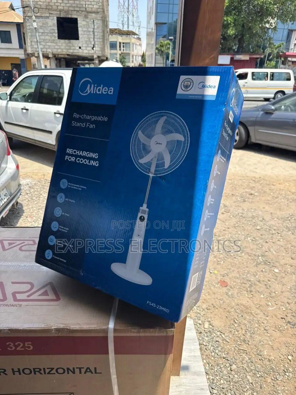 Best Buy for Less Rechargeable Fan Midea 18”
