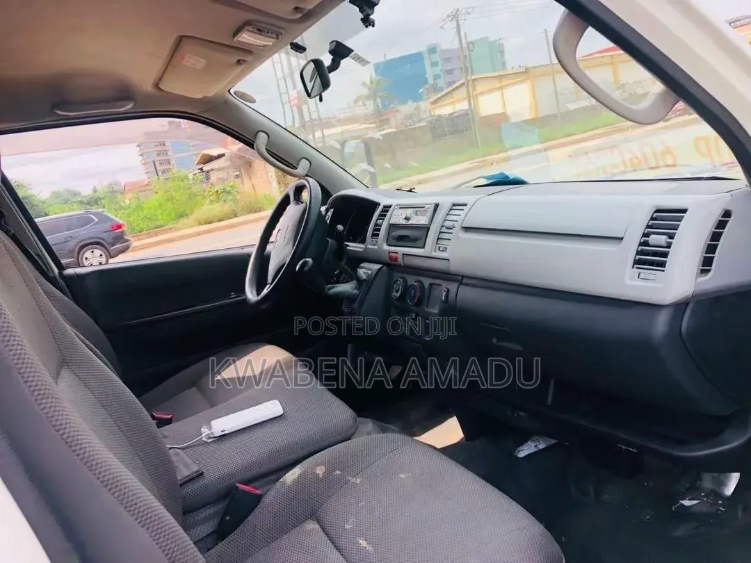 Toyota HiAce SV Premium 2013 White