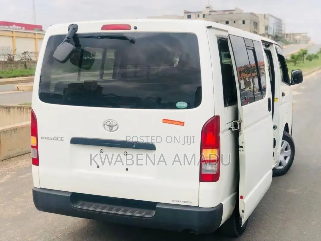 Toyota HiAce SV Premium 2013 White