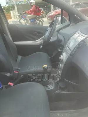 Toyota Yaris Base Hatchback 5dr 2010 Blue