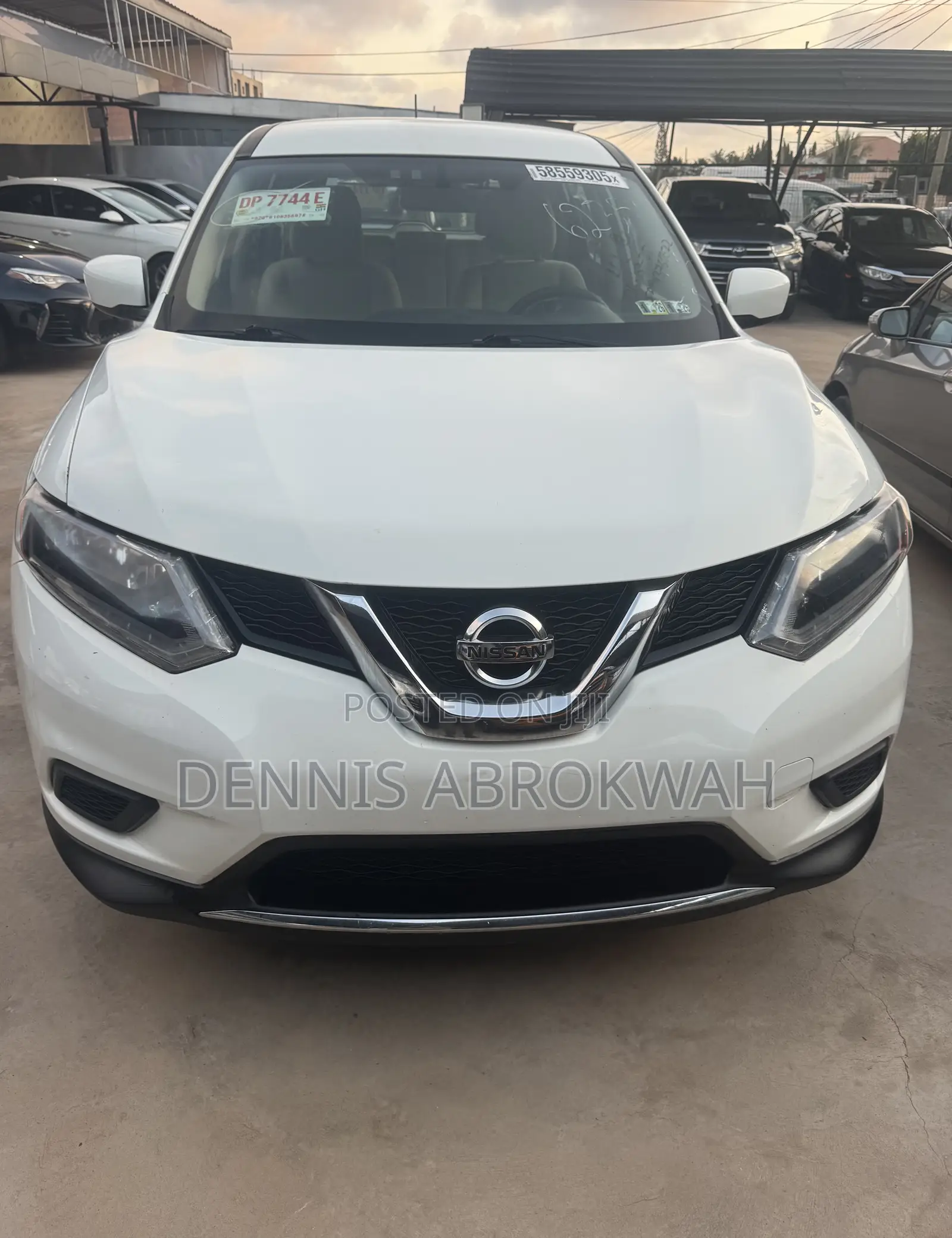 Nissan Rogue SV AWD 2016 White