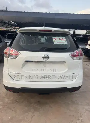 Nissan Rogue SV AWD 2016 White