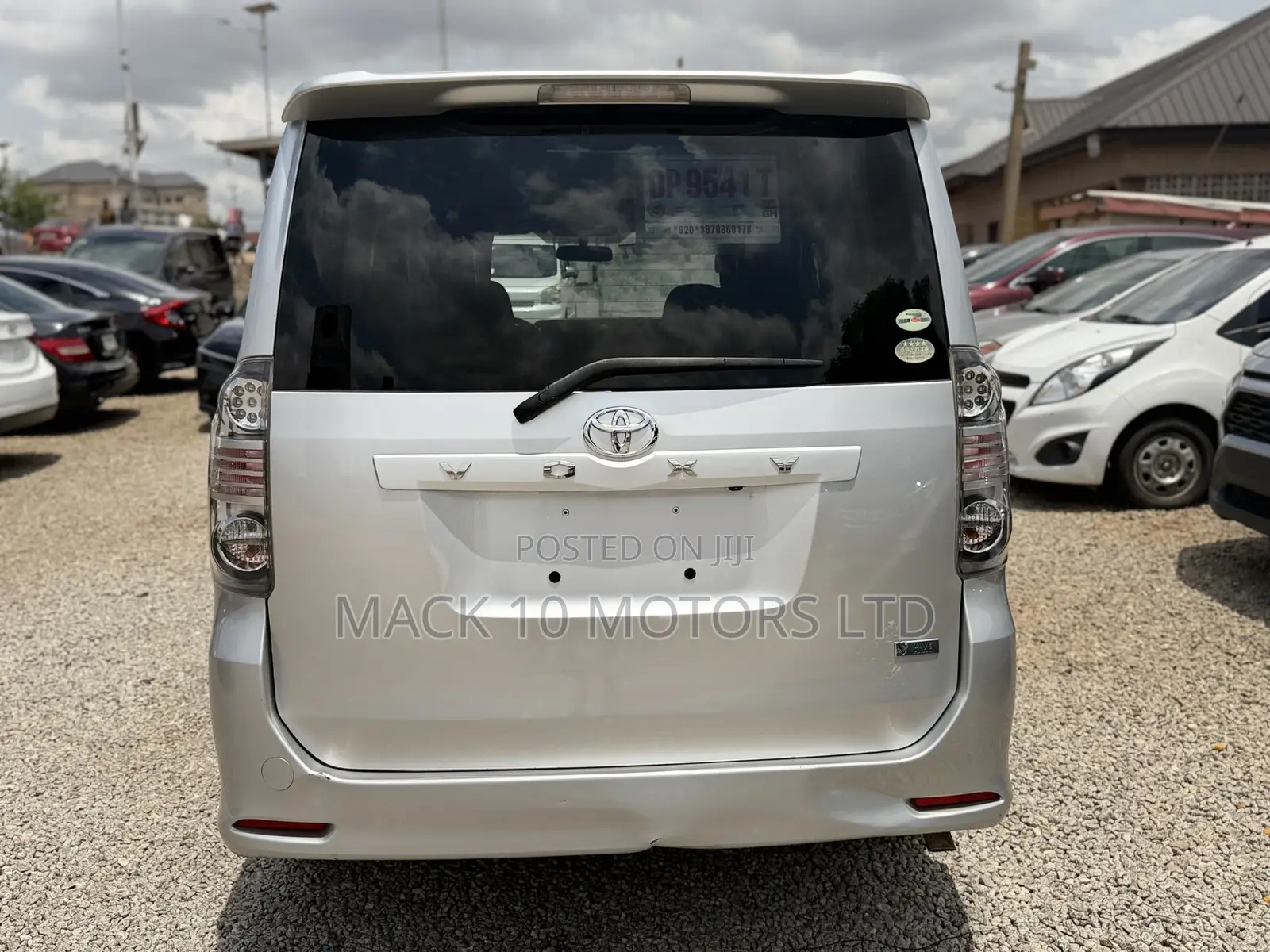 Toyota Voxy 2012 Silver