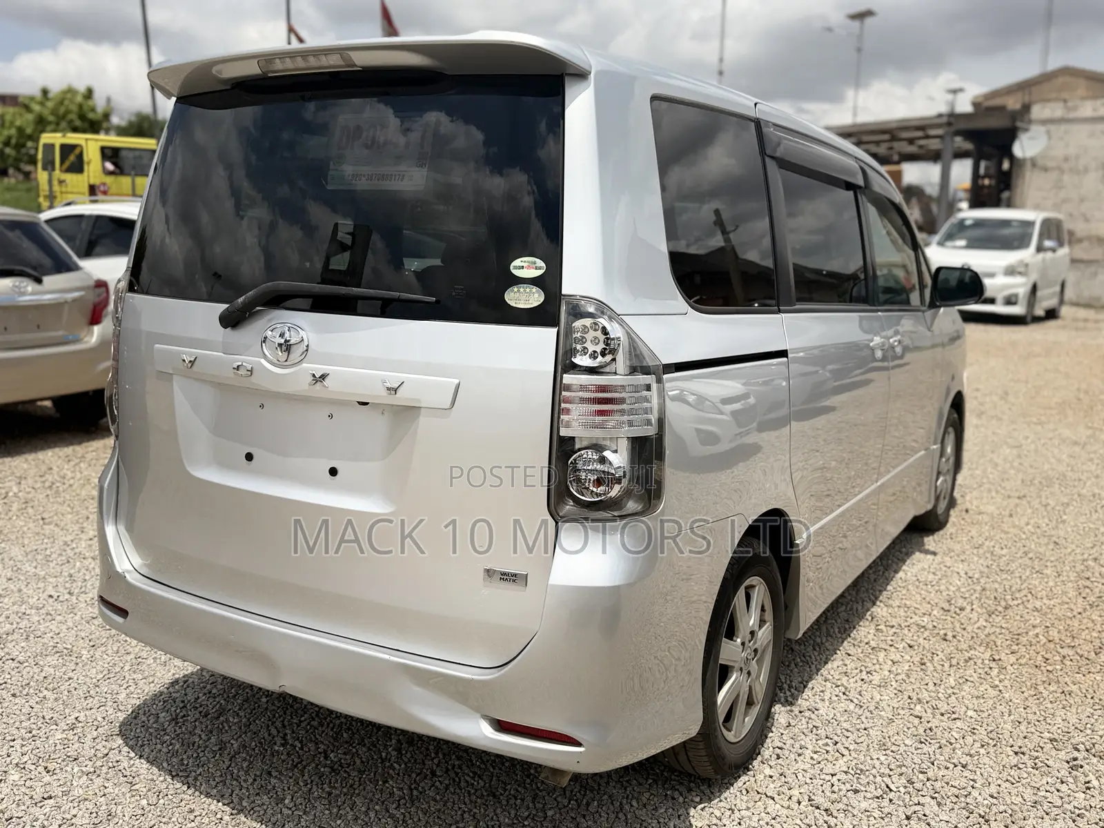 Toyota Voxy 2012 Silver