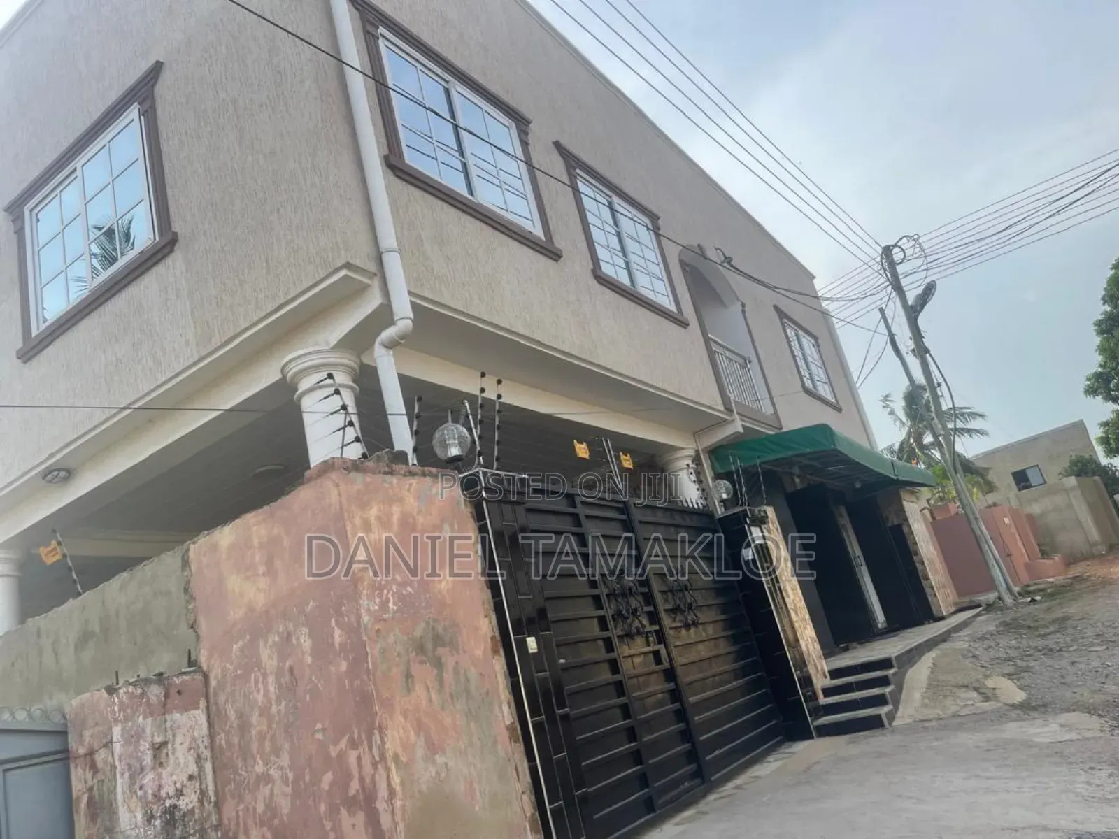 4bdrm Mansion in Lapaz for sale